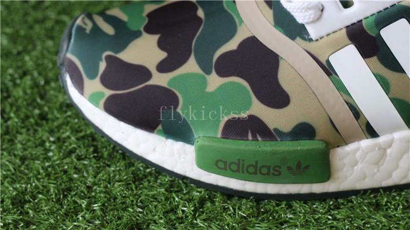 Top BAPE x Adidas NMD BAPE camo R1